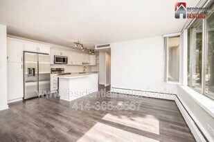 1409 N Prospect Ave in Milwaukee, WI - Building Photo