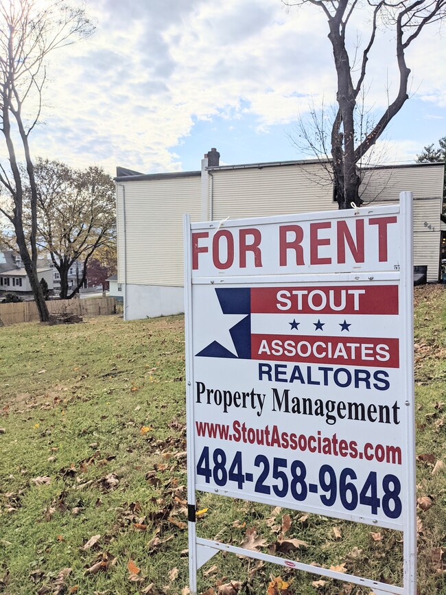 941 Port Carbon St, Unit 5 in Pottsville, PA - Building Photo - Building Photo