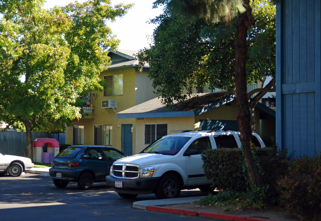 625 Van Houten Ave in El Cajon, CA - Foto de edificio