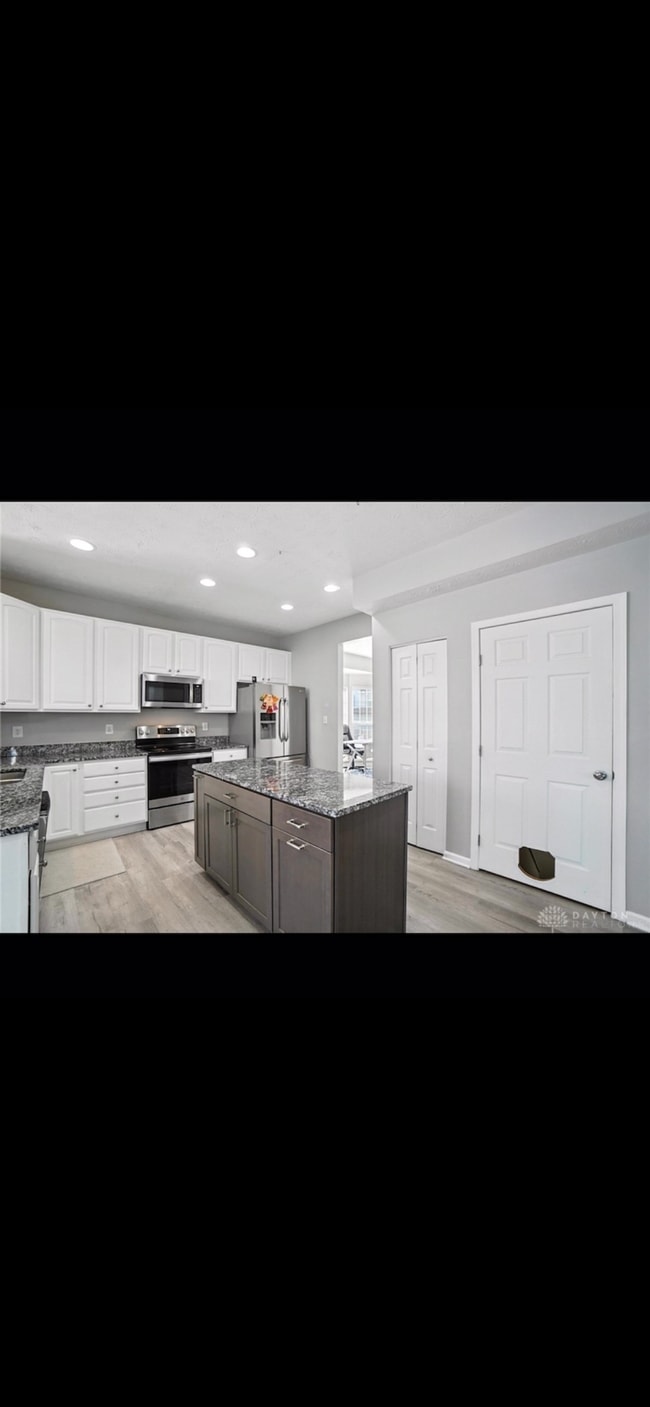 3492 King Edward Wy in Beavercreek, OH - Building Photo - Building Photo