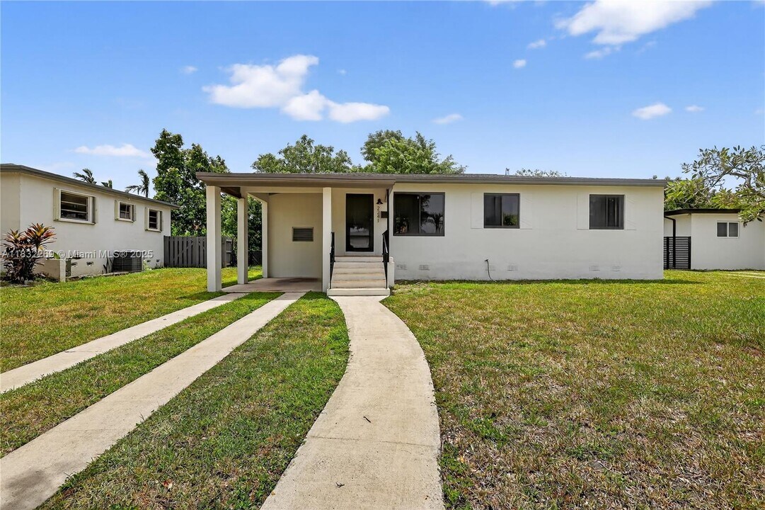 2241 SW 82nd Pl in Miami, FL - Building Photo