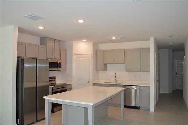 4054 Collegiate Blvd in Lakeland, FL - Building Photo - Building Photo