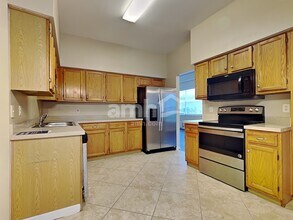 17756 Oak Bridge St in Tampa, FL - Foto de edificio - Building Photo