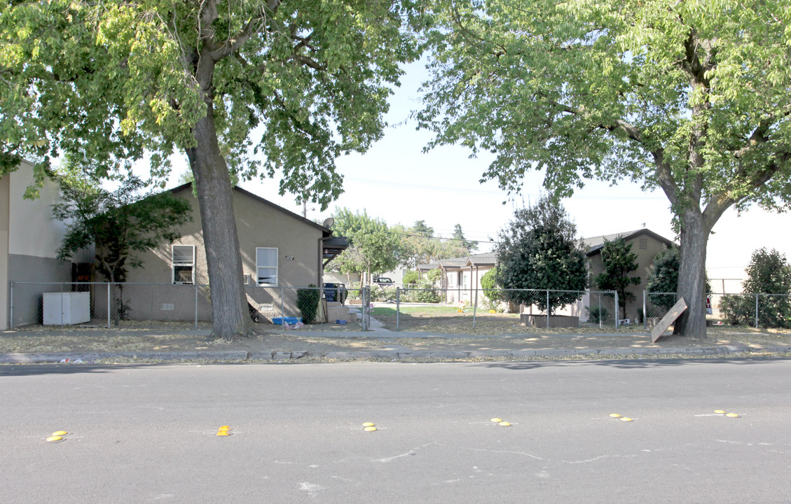 1107-1113 7th St in Modesto, CA - Building Photo