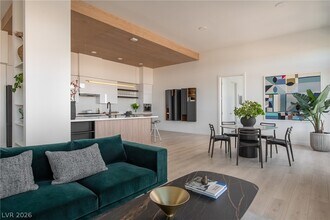 11055 S Las Vegas Blvd in Las Vegas, NV - Building Photo - Building Photo