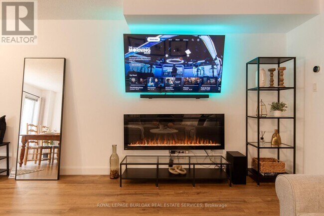 7 Trent Ave in Toronto, ON - Building Photo - Building Photo