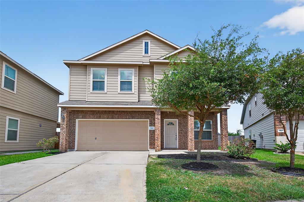 3843 Briar Water Ct in Park Row, TX - Building Photo