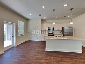 2503 Sunrise Ct in Tavares, FL - Building Photo - Building Photo