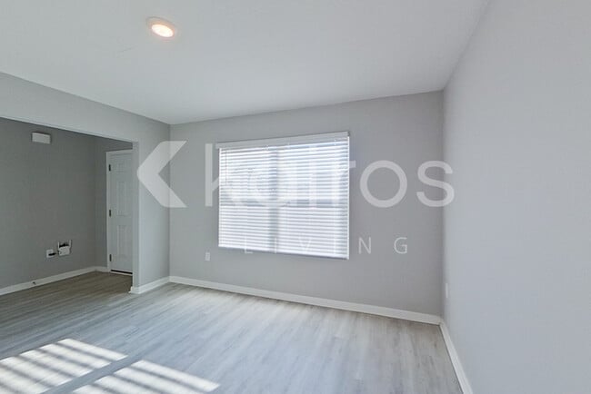 273 Monarch Ln in Pensacola, FL - Foto de edificio - Building Photo