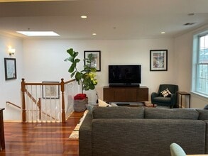 93 Sciarappa St, Unit 3 in Cambridge, MA - Building Photo - Building Photo