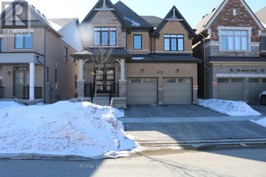 58 Bremner St in Whitby, ON - Building Photo