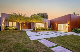 223 S Shore Dr in Miami, FL - Building Photo - Building Photo