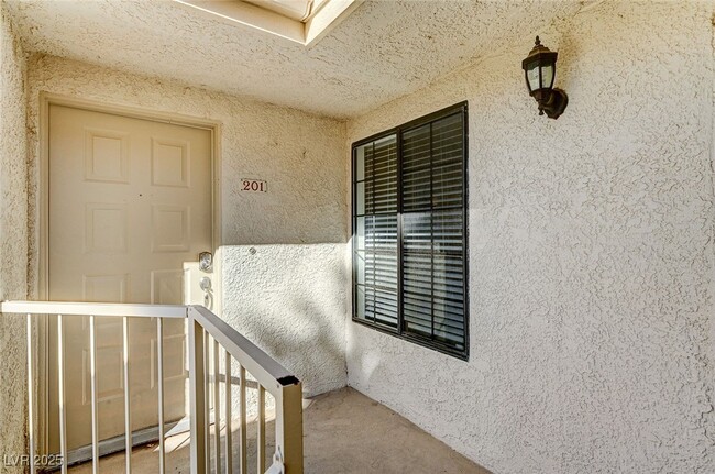 property at 2633 Durango Dr