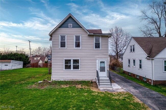 10501 Park Heights Ave in Garfield Heights, OH - Building Photo - Building Photo