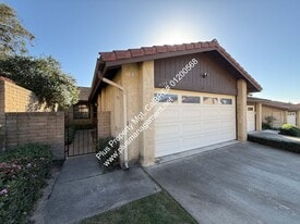 1156 Via Mavis in Santa Maria, CA - Building Photo