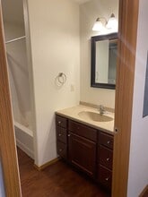 505-516 16th Ave Cir NE in Watertown, SD - Building Photo - Building Photo