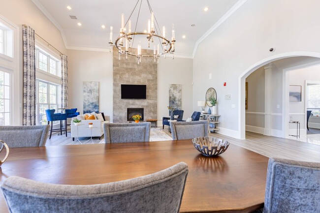 Heron Lake in Columbia, SC - Building Photo - Building Photo