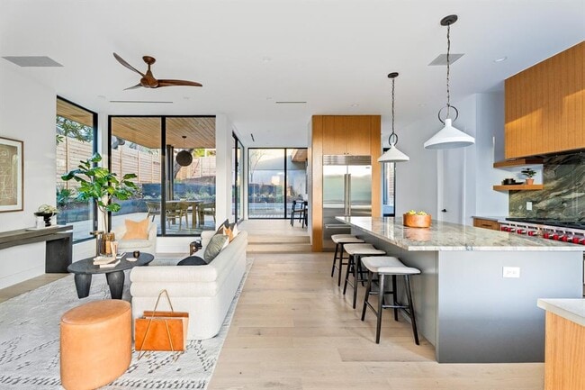 property at 1505 Alameda Dr