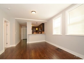 4573 N Elston Ave, Unit 1 in Chicago, IL - Foto de edificio - Building Photo