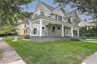 168 Elmgrove Ave in Providence, RI - Building Photo