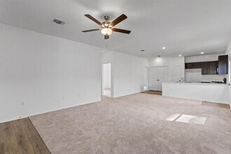 7704 Poppy Petal Dr in Austin, TX - Building Photo - Building Photo