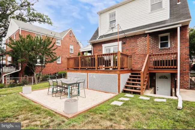 property at 1123 44th Pl SE