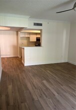 140 SW 117th Ave in Pembroke Pines, FL - Building Photo - Building Photo