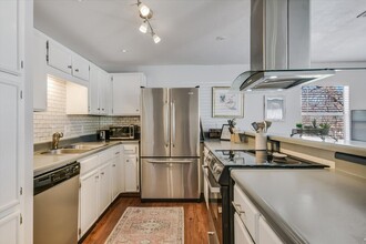 6314 Walnut Hills Dr in Austin, TX - Building Photo - Building Photo