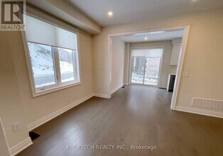 2 Schmeltzer Cres in Richmond Hill, ON - Building Photo - Building Photo