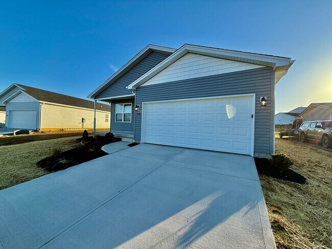 232 Taylor Dr in Wilmington, OH - Building Photo - Building Photo