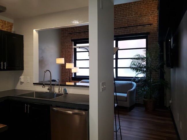 311 N 2nd St, Unit D in Wilmington, NC - Building Photo - Building Photo