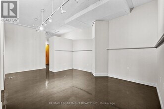 66 Bay St S in Hamilton, ON - Building Photo - Building Photo