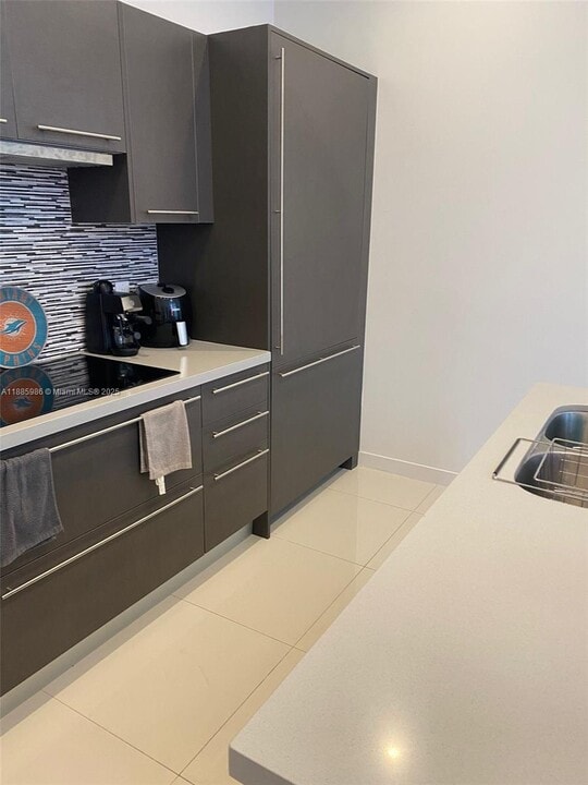 7875 NW 107th Ave, Unit 805 in Doral, FL - Building Photo