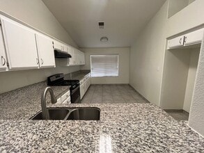 3502 Southpass Dr in Bakersfield, CA - Building Photo - Building Photo