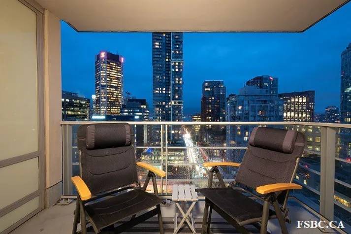 535 Smithe St in Vancouver, BC - Building Photo