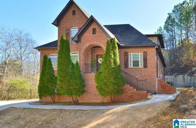 property at 221 Castlehill Dr