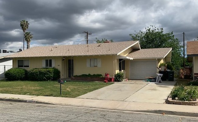 621 Vista De Loma in Hemet, CA - Building Photo - Building Photo