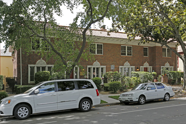 McKinley Flats in Sacramento, CA - Building Photo - Building Photo