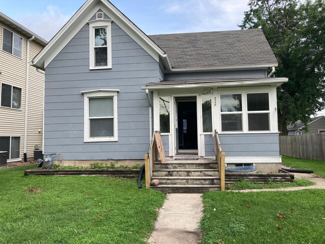 property at 228 S Kellogg Ave