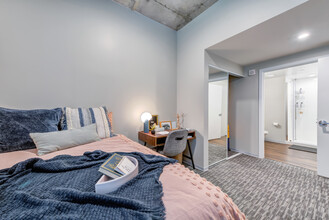 Student | Rise on Chauncey in West Lafayette, IN - Foto de edificio - Interior Photo