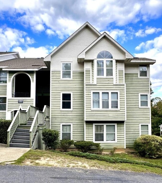 property at 1002 Brookhollow Dr