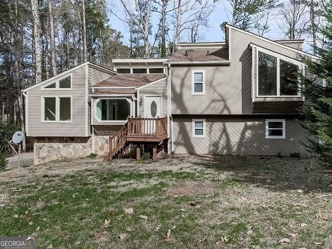 property at 1400 Boxwood Dr NW