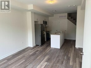 3538 Colonial Dr in Mississauga, ON - Building Photo - Building Photo