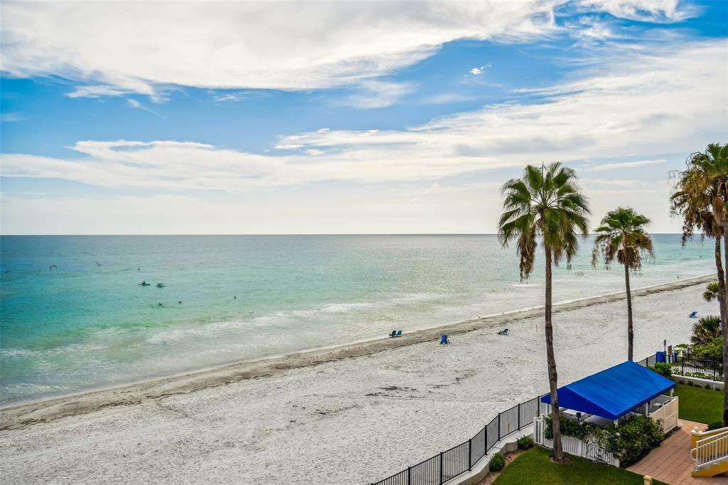 16750 Gulf Blvd in North Redington Beach, FL - Foto de edificio