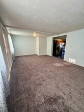 2422 1st St in Coal Valley, IL - Foto de edificio - Building Photo