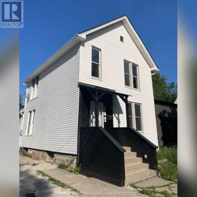 142 McKay Ave in Windsor, ON - Building Photo