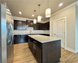 707 NE Hts Ln, Unit 8 in Bentonville, AR - Building Photo - Building Photo