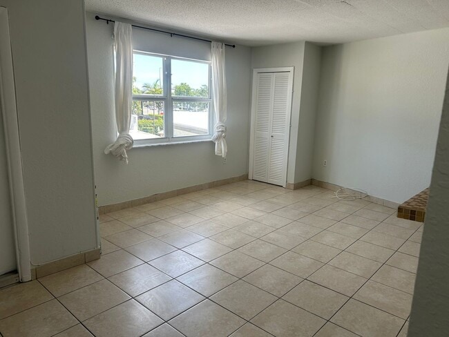 2036 NE 18th St in Fort Lauderdale, FL - Building Photo - Building Photo