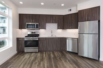 The Broadway in Oakland, CA - Foto de edificio - Interior Photo