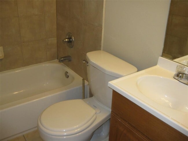 property at 3010 Oakdale St